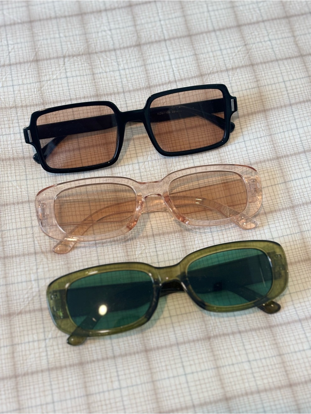 Women’s Rectangular Fashion Sunglasses - Black, Pink, Green